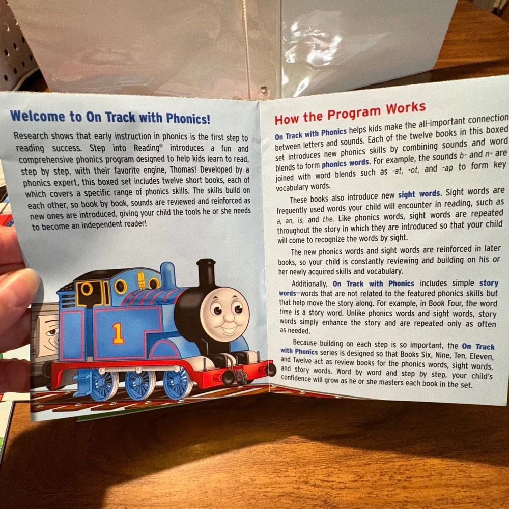 Thomas & Friends On Track with Phonics Step into Reading 11 Book Set Boxed